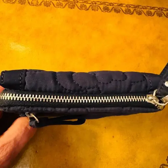 Vera Bradley Navy Quilted Flap Trifold Wallet Wristlet - Picture 5 of 10